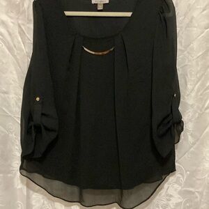 Roz&ALI Black top w/gold accents, the body is lined & the sleeves are sheer